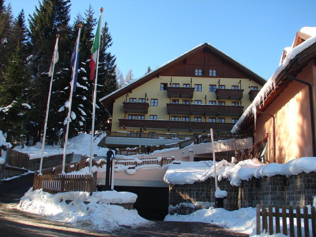 Nevesole Folgarida Resort Aparthotel מראה חיצוני תמונה