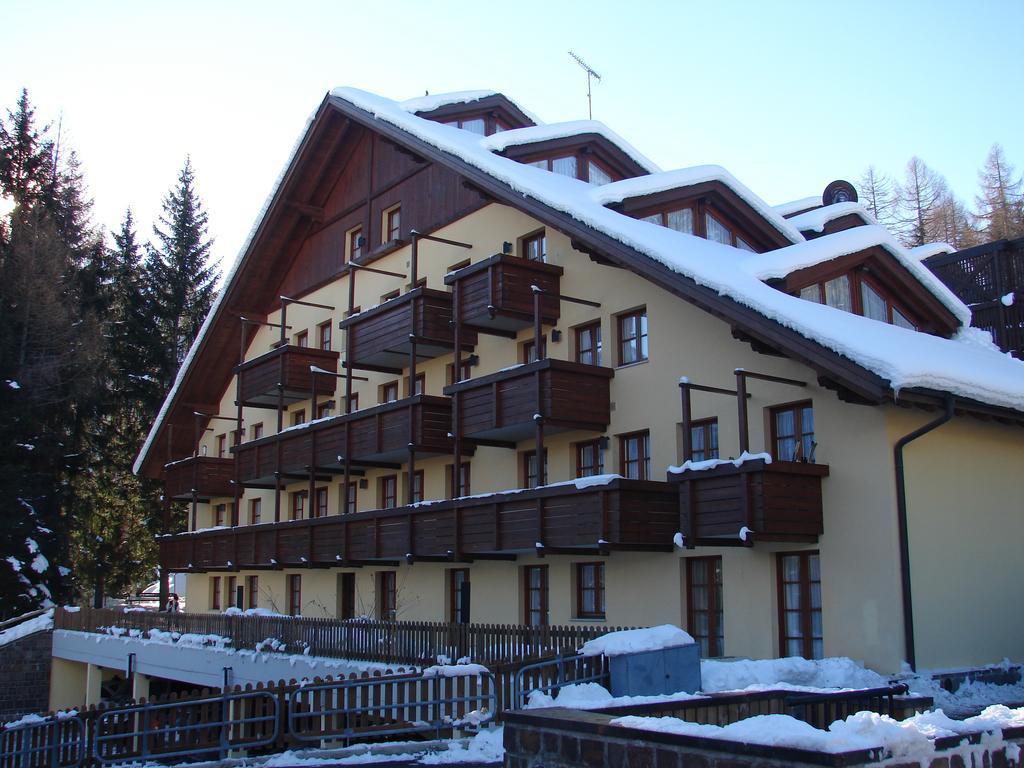 Nevesole Folgarida Resort Aparthotel מראה חיצוני תמונה