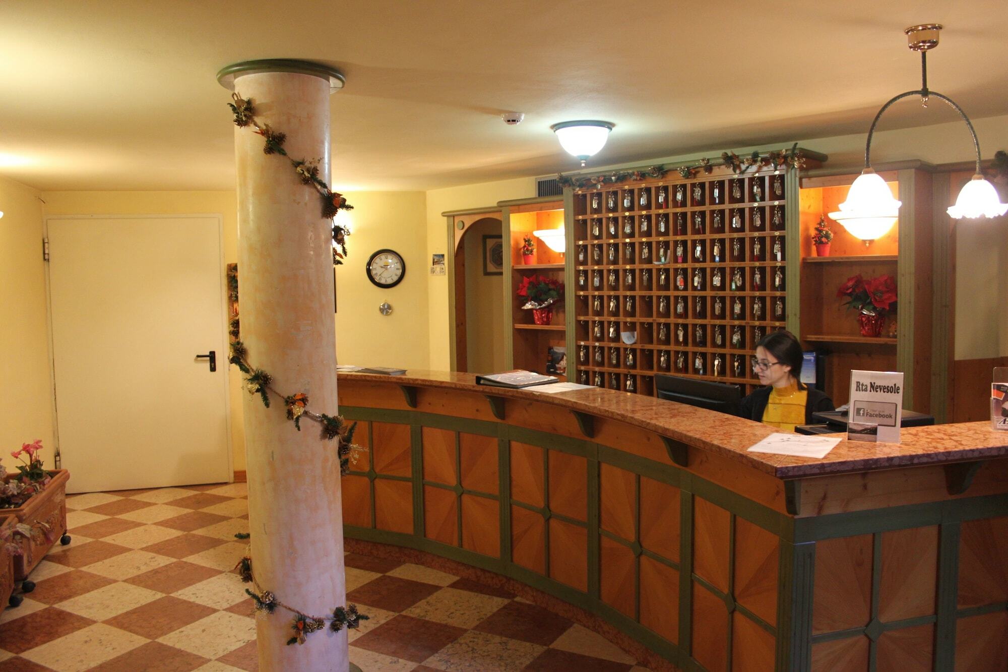 Nevesole Folgarida Resort Aparthotel מראה חיצוני תמונה
